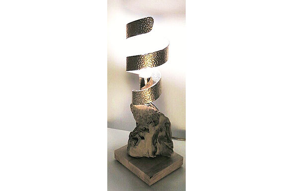 Abat jour in legno e lamina di alluminio